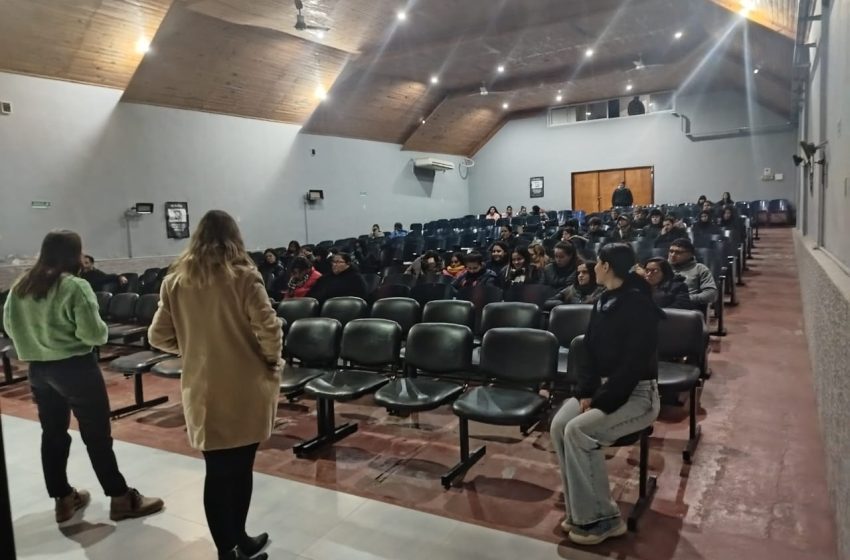  Maciá: Actividad cultural para alumnos de escuelas nocturna