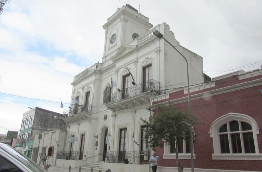  Escandalo empleada municipal de Nogoyá denunció abusos sexuales de superiores: “Le han arruinado la vida”