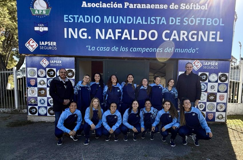  El gobierno acompañó la despedida del seleccionado femenino de sóftbol que viaja al Panamericano de Colombia