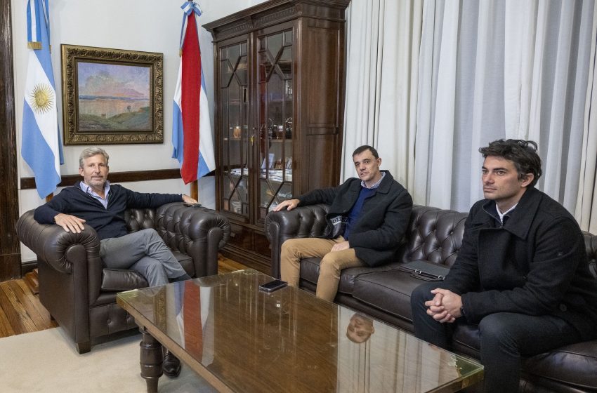  Frigerio y el intendente de Cerrito repasaron el estado de obras educativas y de saneamiento en la ciudad