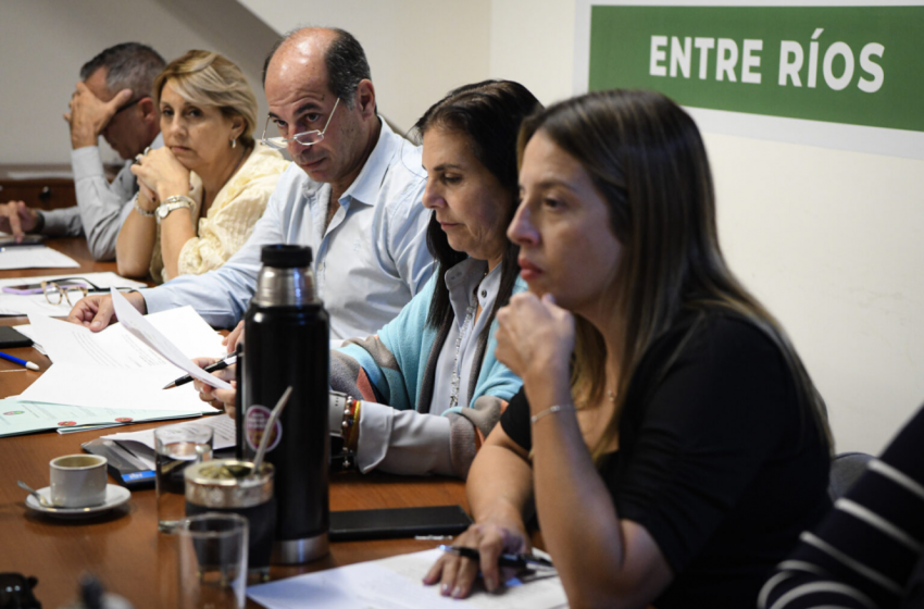  Debatieron la creación del Colegio de Agentes de Propaganda Médica