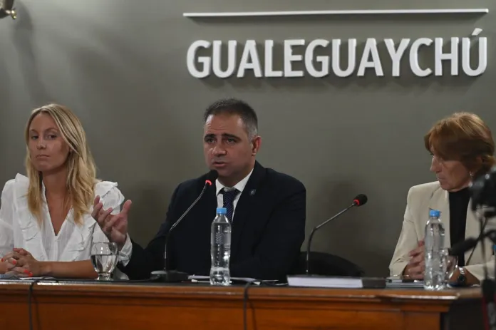  Mauricio Davico solicitó licencia sin goce de sueldo