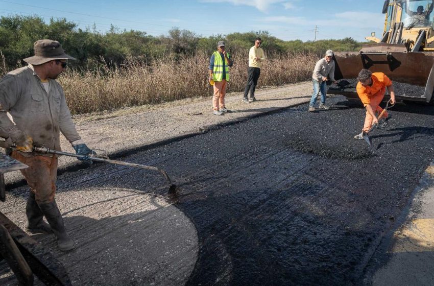  Realizan trabajos de bacheo en ruta 11 a la altura de Tres Bocas