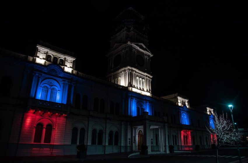  La fachada de la Casa de Gobierno rindió tributo a la independencia de Eslovenia