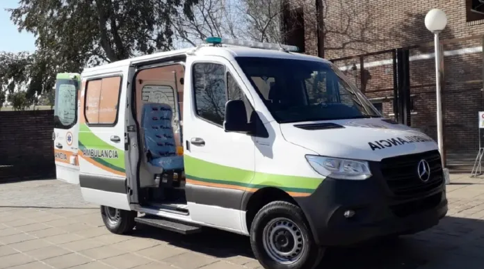  Una adolescente sufrió grave fractura tras violento choque: El automovilista la abandonó