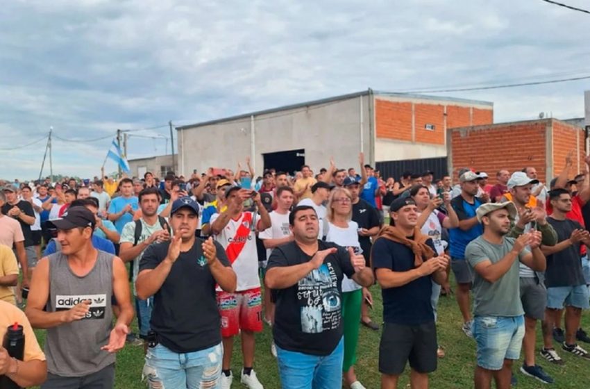  Concepción del Uruguay: Despedidos de Granja Tres Arroyos reiteraron su pedido de solución tras 80 días de espera