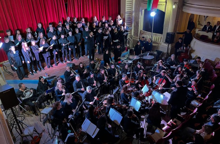  Coro y Orquesta Sinfónica Municipal de Crespo en Gala por el aniversario de Nogoyá