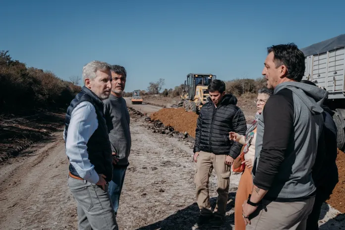  Frigerio recorrió los avances de reconstrucción de la RP Nº 5 y las viviendas que se construyen en Federal