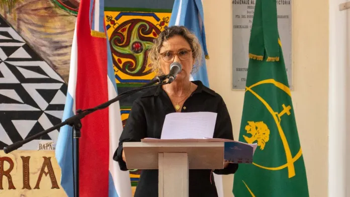  Victoria: La intendenta redujo sueldos de funcionarios, puso tope a horas extras y bajó cupos para nafta