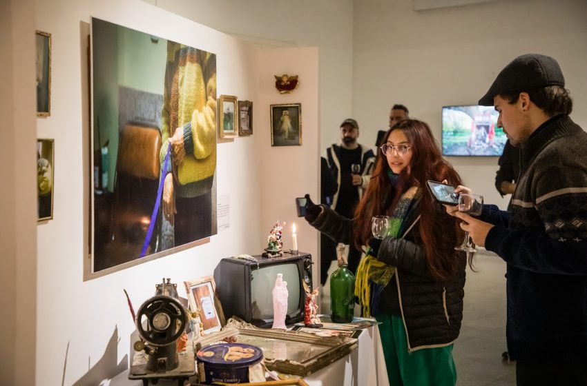  Ya se puede visitar una nueva muestra de fotos, instalación y video en AURA