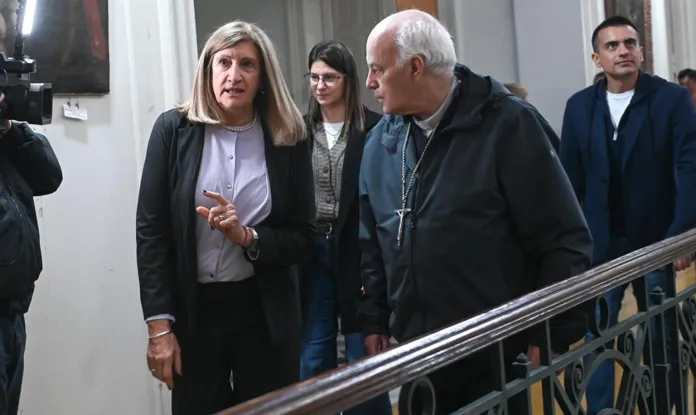  Rosario Romero visitó a Juan Alberto Puiggari, quien se despide del Arzobispado de Paraná