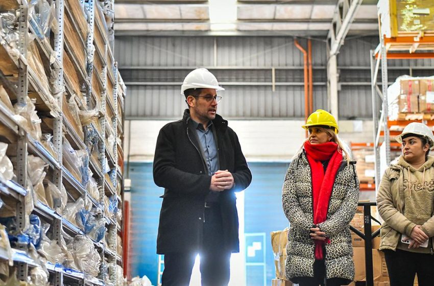  Enersa y el Copnaf firmaron un convenio para la donación de calzado e indumentaria