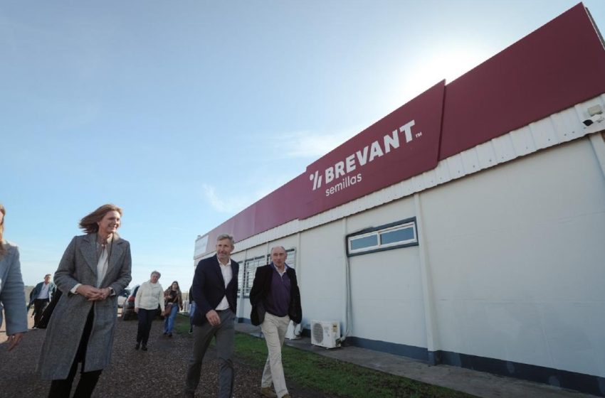  Gestión ambiental sustentable: Frigerio visitó una planta pionera de reciclado de envases fitosanitarios