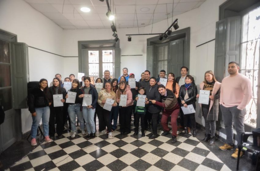  Familias de Nogoyá recibirán las escrituras de sus viviendas