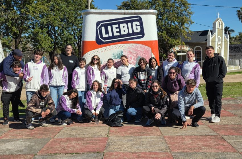  Estudiantes de Urdinarrain visitaron y recorrieron la historia de Pueblo Liebig