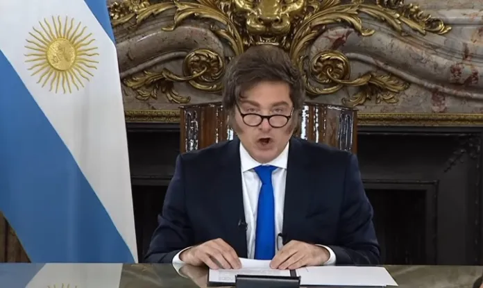  En cadena nacional desafiante mensaje de Milei al Congreso: “Quieren arrastrarnos al abismo”