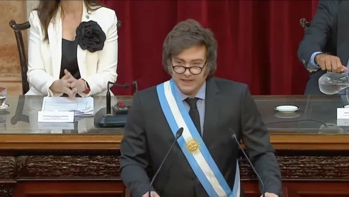  Más ajustes: Milei vetó las leyes de aumento a jubilados y emergencia en discapacidad