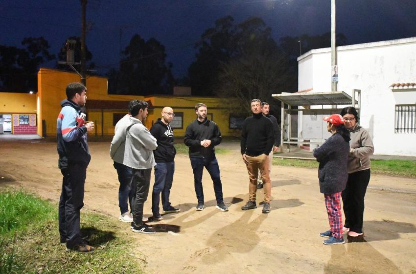  El intendente Azcué recorrió Osvaldo Magnasco y visitó el Club Almirante Brown