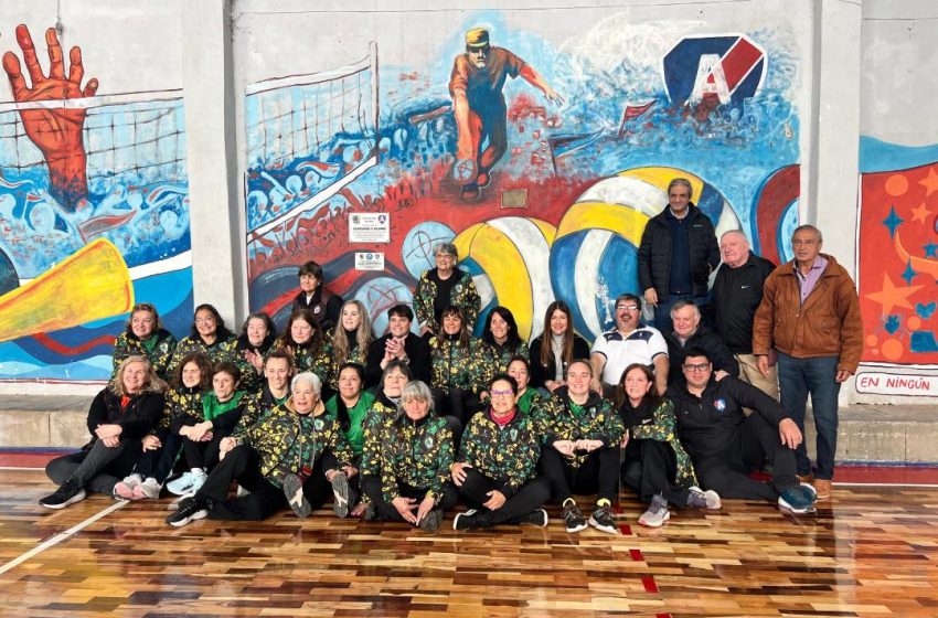  El gobierno provincial estuvo presente en la inauguración de un nuevo piso deportivo en el Club Alumni de Paraná