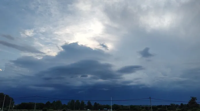  Desde la madrugada: Varios departamentos entrerrianos bajo alerta naranja por lluvias y tormentas