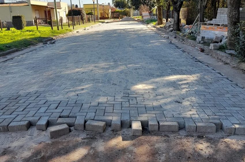  Siguen las obras en diferentes sectores de Enrique Carbó