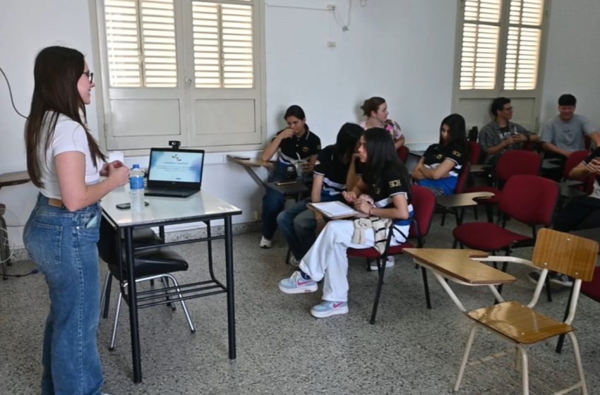  Estudiantes elaboran proyectos del programa Emprender con Valores