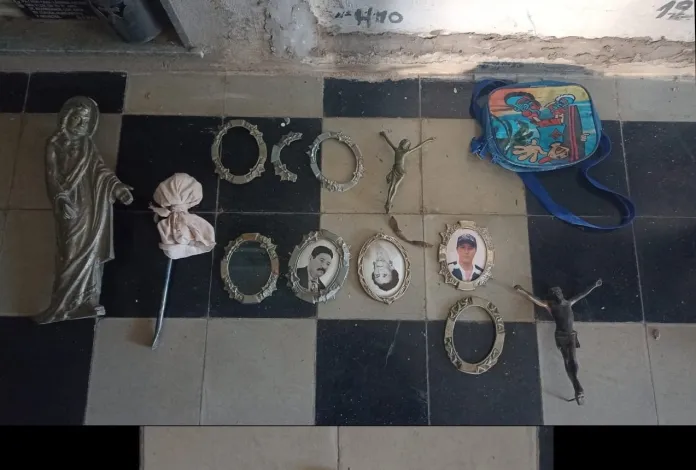  Paraná: Policía escuchó ruidos en una galería del cementerio y encontró a una mujer robando