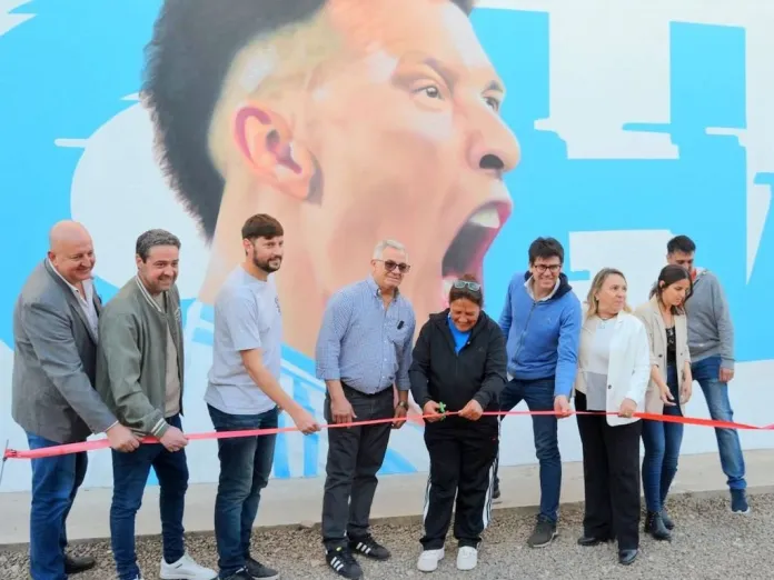  Gualeguay: Se inauguró un enorme mural en homenaje a Lisandro Martínez