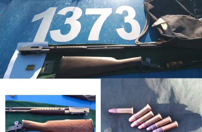  La Paz Dramático: Un violento amenazó con un arma a una mujer y su hija y escapó