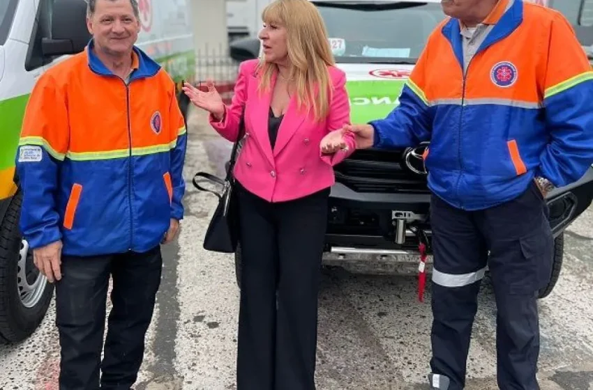  Destacan la importancia que implica para el departamento Feliciano contar con una de las nuevas ambulancias