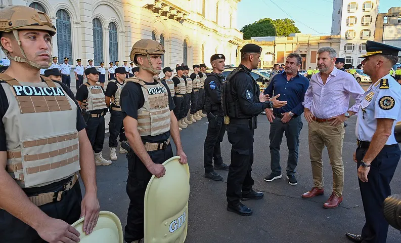  La Policía de Entre Ríos licitará la compra de escudos y cascos por 322 millones de pesos