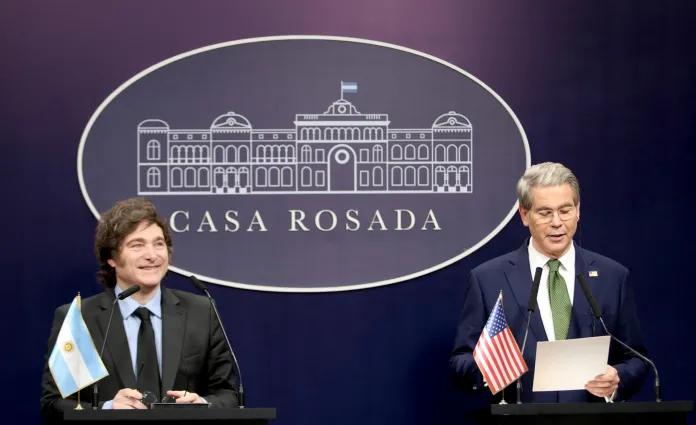  El secretario del Tesoro de Estados Unidos ratificó su apoyo a Javier Milei