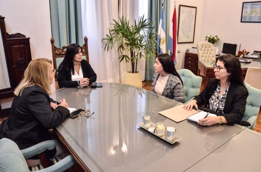  Aluani recibió a la presidenta comunal de Las Cuevas