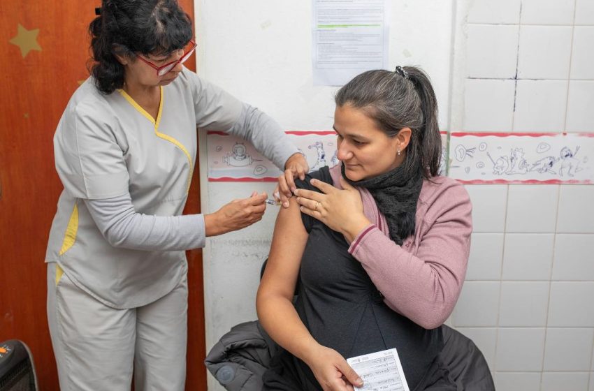  Extienden por todo el mes de septiembre la vacunación contra el Virus Sincicial Respiratorio en Entre Ríos