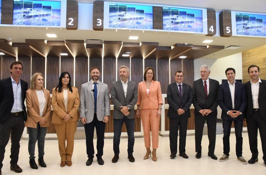  El gobernador Frigerio y el intendente Azcué inauguraron el aeropuerto de concordia