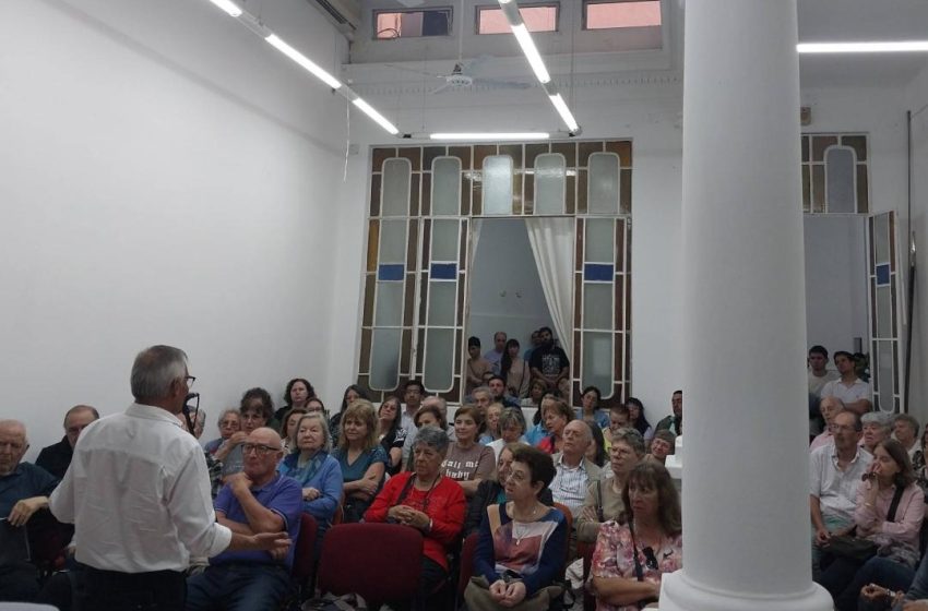  Se realizó una charla sobre distintas corrientes inmigratorias en el Archivo Provincial